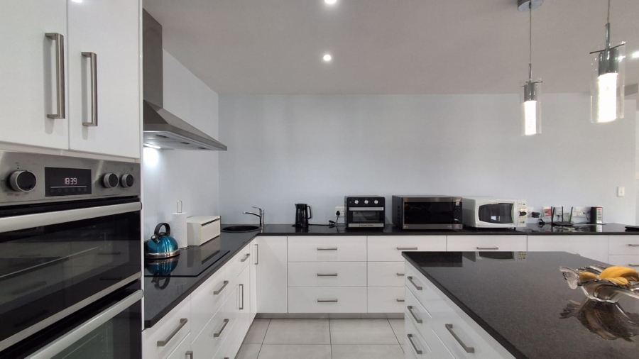 3 Bedroom Property for Sale in Stilbaai Wes Western Cape